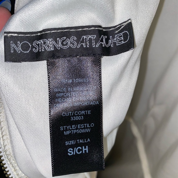 Lace dress - Picture 3 of 3